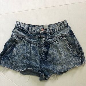 Britttania Vintage High Rise Mom Jean Shorts 27